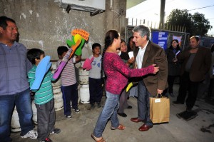 La familia Chambi festejó la llegada del gas natural con la visita del Gobernador.