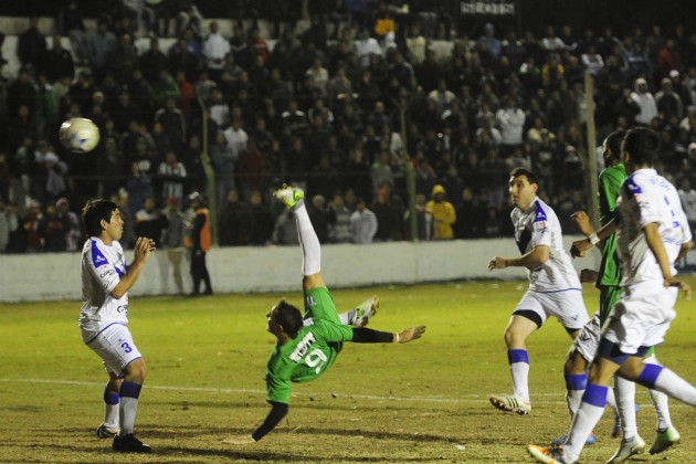 Así fue el segundo gol de Gatto. Seis minutos después llegó el empate y la sentencia a los penales.