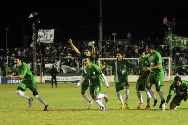 El Verde va por el triunfo en su casa. 