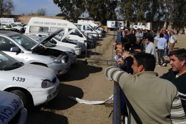 Autos, camionetas, camiones, maquinas pesadas, ambulancias, entre otros vehículos se vendieron 