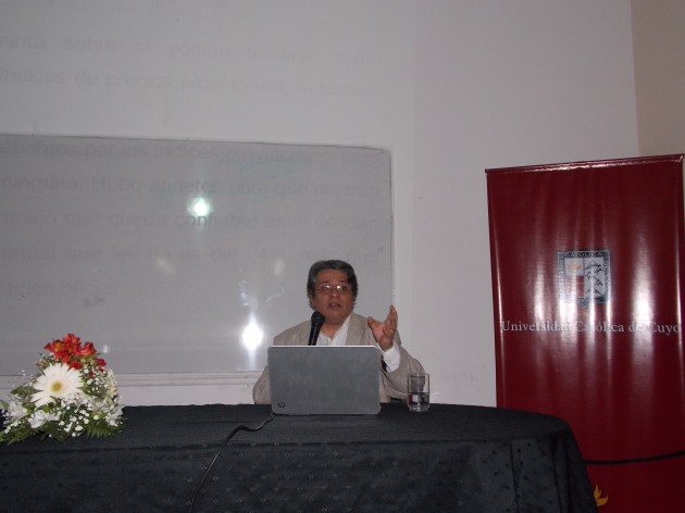 Adrián Garraza, durante la disertación en la casa de altos estudios.