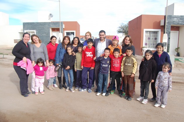 Gaston Hissa recorrió el barrio y dialogó con los vecinos.