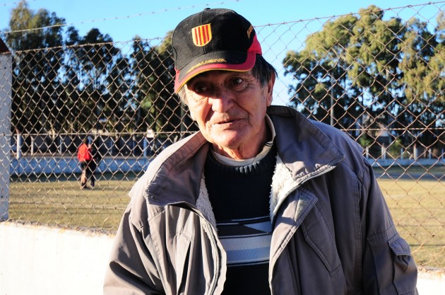 Le dicen “Tormenta” y recorre el club con muchas anécdotas que lo emocionan.