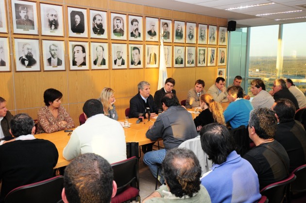 El gobierno impulsa el crecimiento del fútbol infantil. 