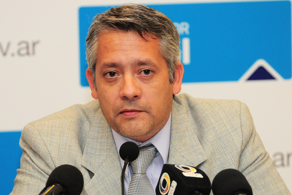 El ministro de Obras Públicas, José María Emer