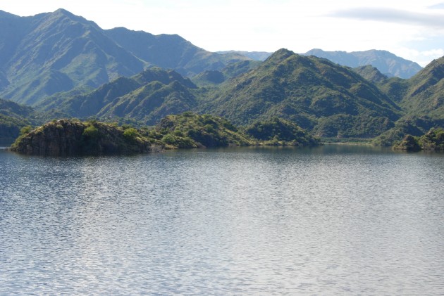 Dique Nogolí, ofrece un paisaje para disfrutar.