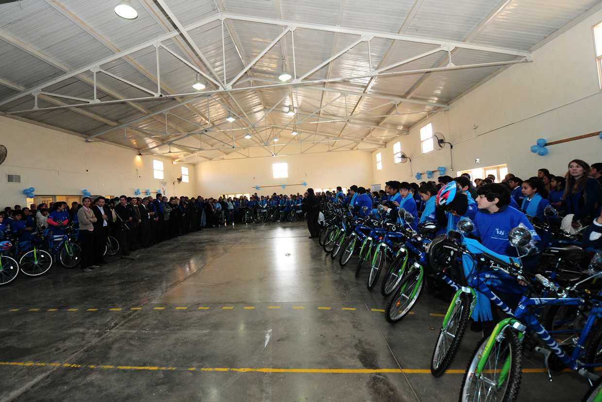 143 alumnos de 1° año de escuelas de Concarán accedieron a su bicicleta