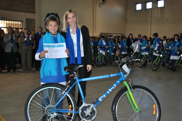 122 alumnos de 1º año de la localidad de Santa Rosa del Conlara y alrededores recibirán sus bicicletas del Plan TuBi.