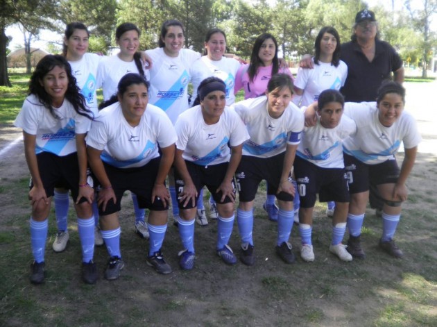 Las chicas de Aviador Origone de Villa Mercedes, una de las punteras del torneo
