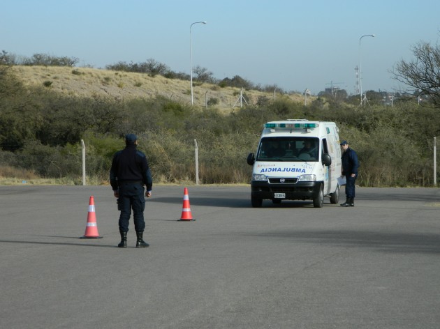 El Ministerio de Salud en conjunto con la Policía de la Provincia realizó este viernes una nueva prueba de manejo práctico a los aspirantes a choferes de ambulancias 