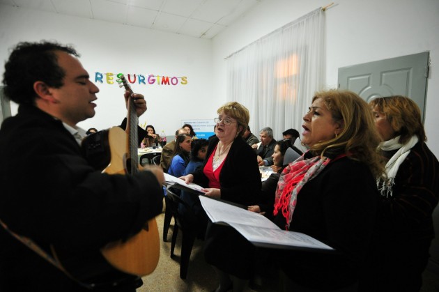 Cantos para la inauguración de la sede. 
