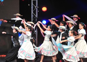 Trece agrupaciones mostraron toda su destreza sobre el escenario.