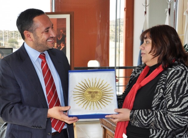 Marcelo Sosa, junto a la directora Marta Moran.