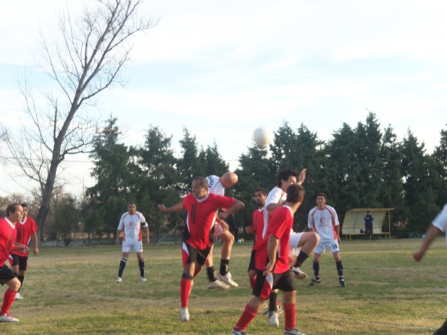Los amateurs mercedinos que salieron a la cancha del Pucará donde se jugó la 4º fecha del Torneo Intermedio Juan Arnaldo “Pany” Fernández