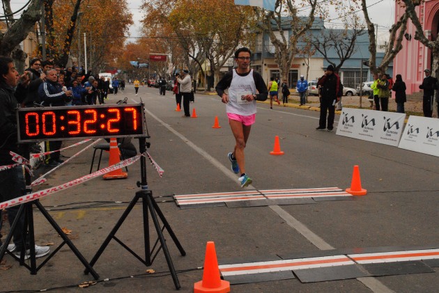 De la competencia, donde se corrieron 10 y 21 kilómetros, participaron 400 atletas de diferentes provincias argentinas