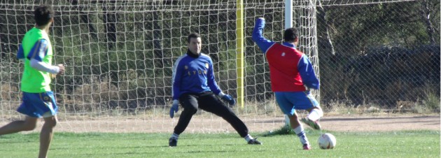 Tombolini, en el arco, uno de los principales refuerzos que tiene el equipo.