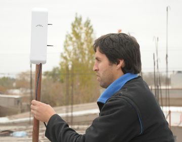 Tecnicos de la AUI instalaron antenas