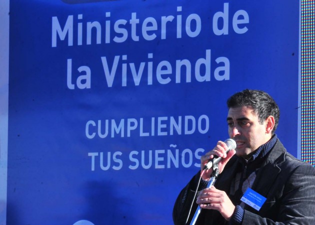 El ministro de La Vivienda, Gastón Hissa, mencionó la importancia de verificar el avance de obra