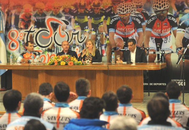 La ministra Muñiz junto a Curuchet, Lombardi y Dani Díaz