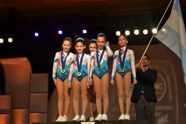 Las chicas puntanas obtuvieron la medalla de oro en Grupal Infantil.