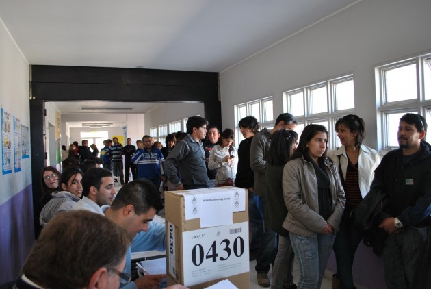 Los pasillos estaban reletos de electores