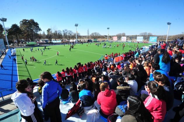 El estadio lució colmado y  el clima acompañó la fiesta