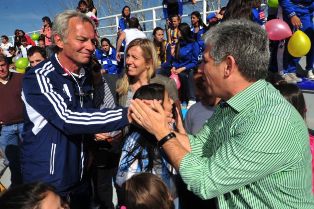 Emanuel Roggero, DT de Las Leonas, encabezó las clases de entrenamiento que se ofrecieron en la previa de la inauguración.