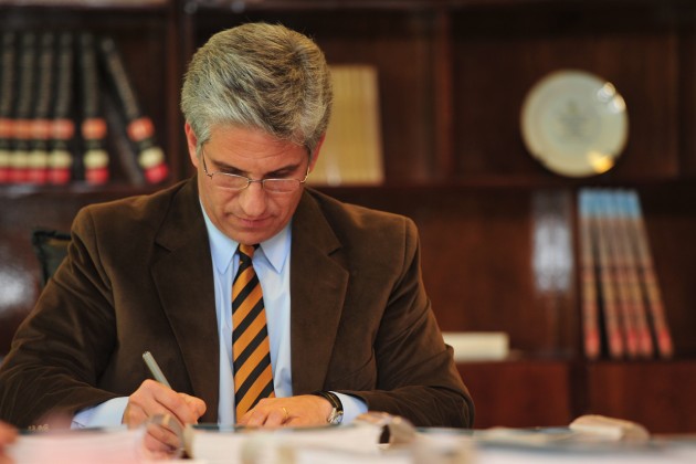 El gobernador , Claudio Poggi.