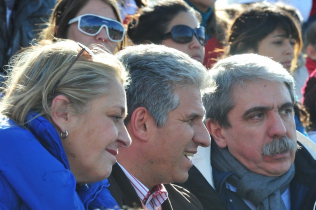 Anibal Fernandez, junto al gobernador y el senadora Liliana Negre de Alonso.