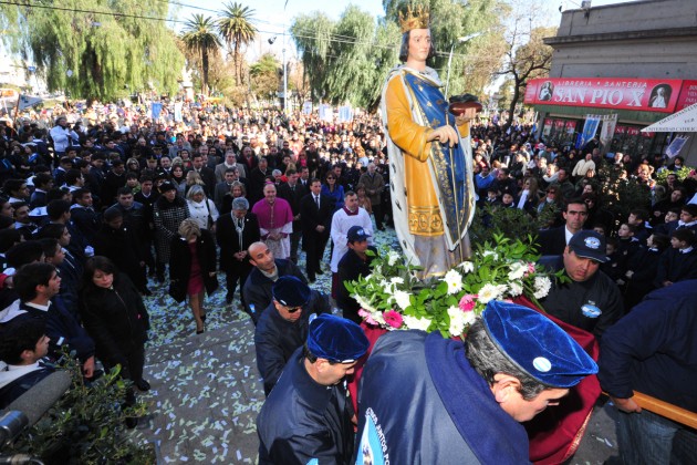 La imagen de la virgen, del Santo de La Quebrada y del Santo de la ciudad, acompañaron a los caminantes.