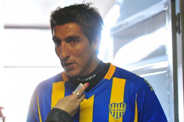 "Falta bastante y nos estamos acomodando", destacó Reinoso, el goleador de la tarde. 