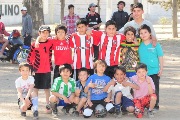 Campeonato de fútbol infantil.