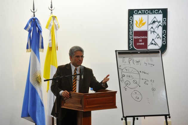 Claudio Poggi, expuso sobre “Federalismo Fiscal- Principio de la Hacienda Pública”