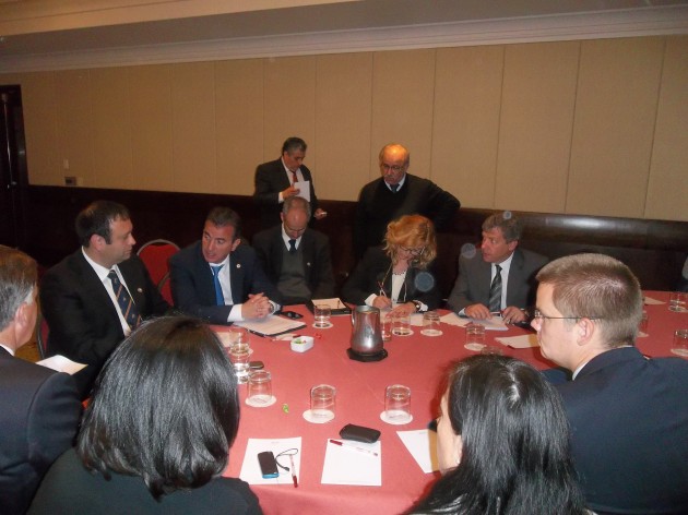 El ministro Padula con gobernadores argentinos e intendentes chilenos 