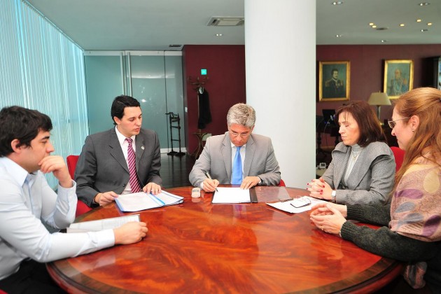 El Gobernador firmó el decreto este viernes al mediodía en Terrazas del Portezuelo