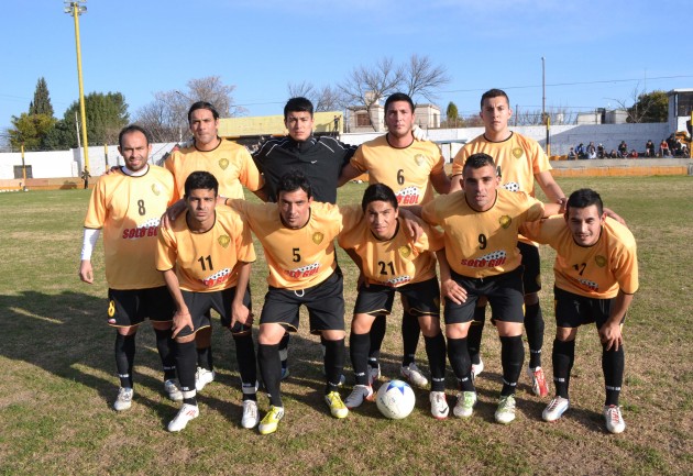 Casi todos los titulares del equipo villamercedino. 