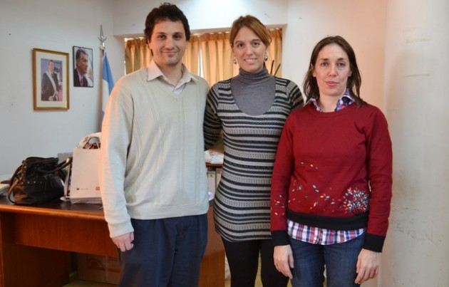 Guadalupe Soria, acompañada Cristian Alcántara y Laura Cuffini