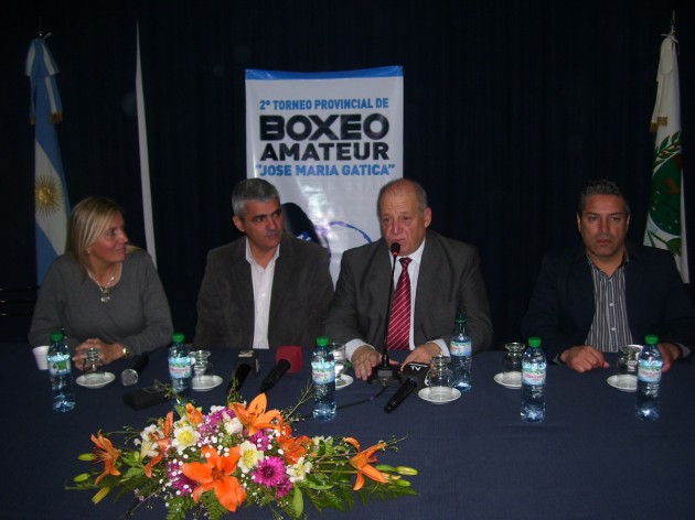 En conferencia de prensa se anunció que del torneo participarán 175 boxeadores. 