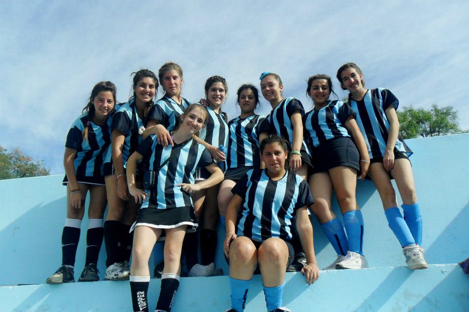 Vero con el equipo de hockey de Buena Esperanza “Las Panteras” 