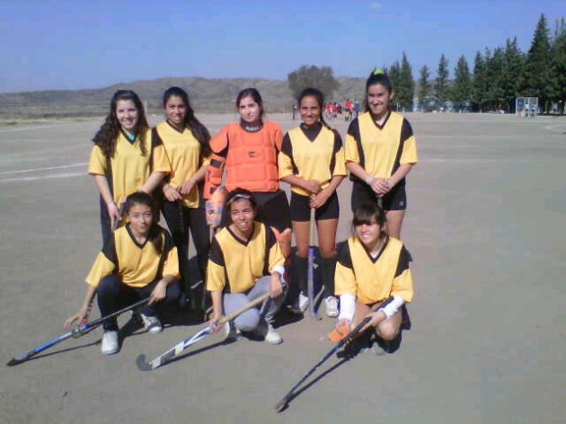 Hockey femenino, del Instituto Horizonte de San Luis por Antonella Cosentino y Dana Romero