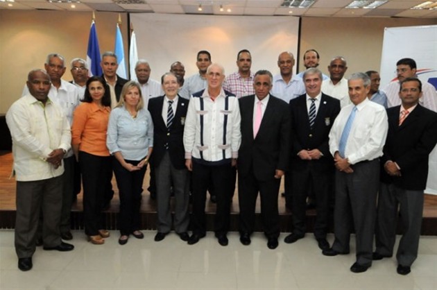 Dirigentes olímpicos dominicanos junto a la delegación pro sede de Argentina