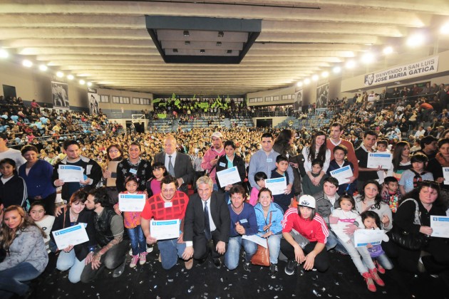 500 nuevas familias que cobijan a 903 niños forman parte de los beneficiados del plan de viviendas en Villa Mercedes