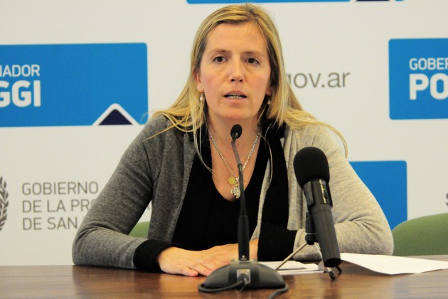 Adelaida Muñiz, ministra de Deportes, 