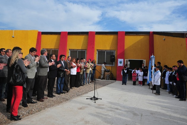 La ex escuela es ahora un punto de encuentro para los chicos, adolescentes y adultos del lugar. 