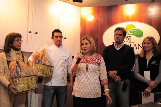 Sandra Correa felicitó a los organizadores, a los cocineros y a los productores