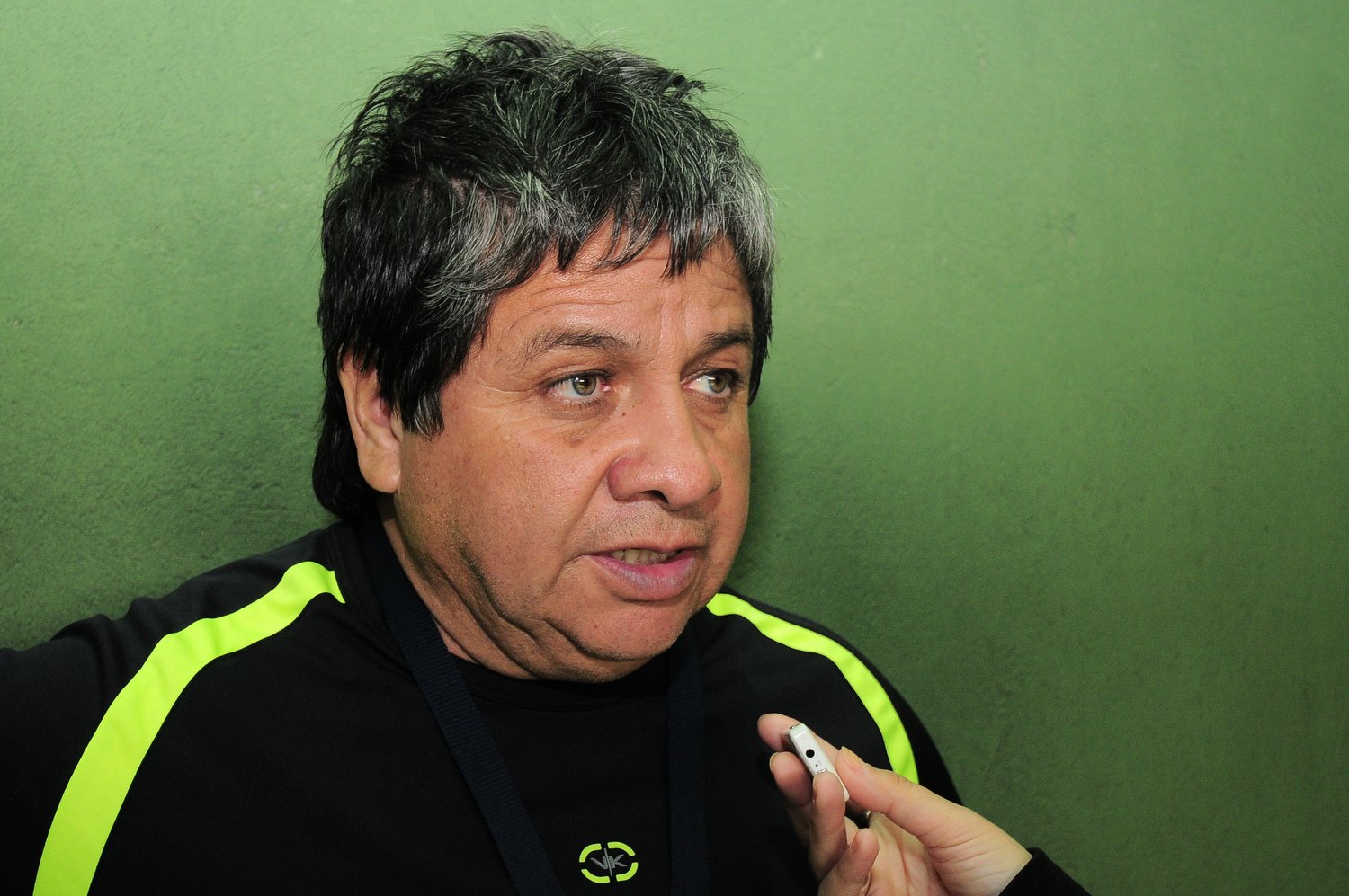 El DT del seleccionado local, Alberto Domínguez, dijo que el trabajo “ha sido duro”