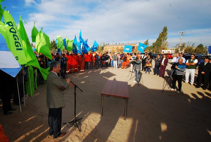 (Archivo). La imagen corresponde al acto de firma de decreto de obra, realizado el pasado martes 28 de mayo, en las instalaciones de la empresa Colgate-Palmolive