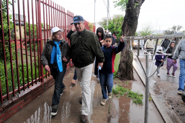 El recorrido incluyó distintos barrios de la capital provincial