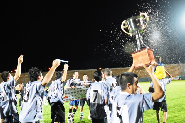 Festejo como los grandes en el estadio de La Punta