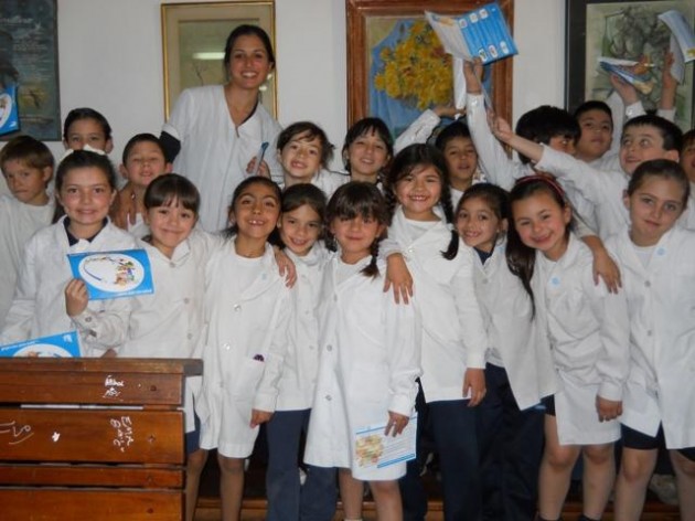 Los chicos de la escuela Normal Mixta que recibieron el taller "la nutrición es salud".